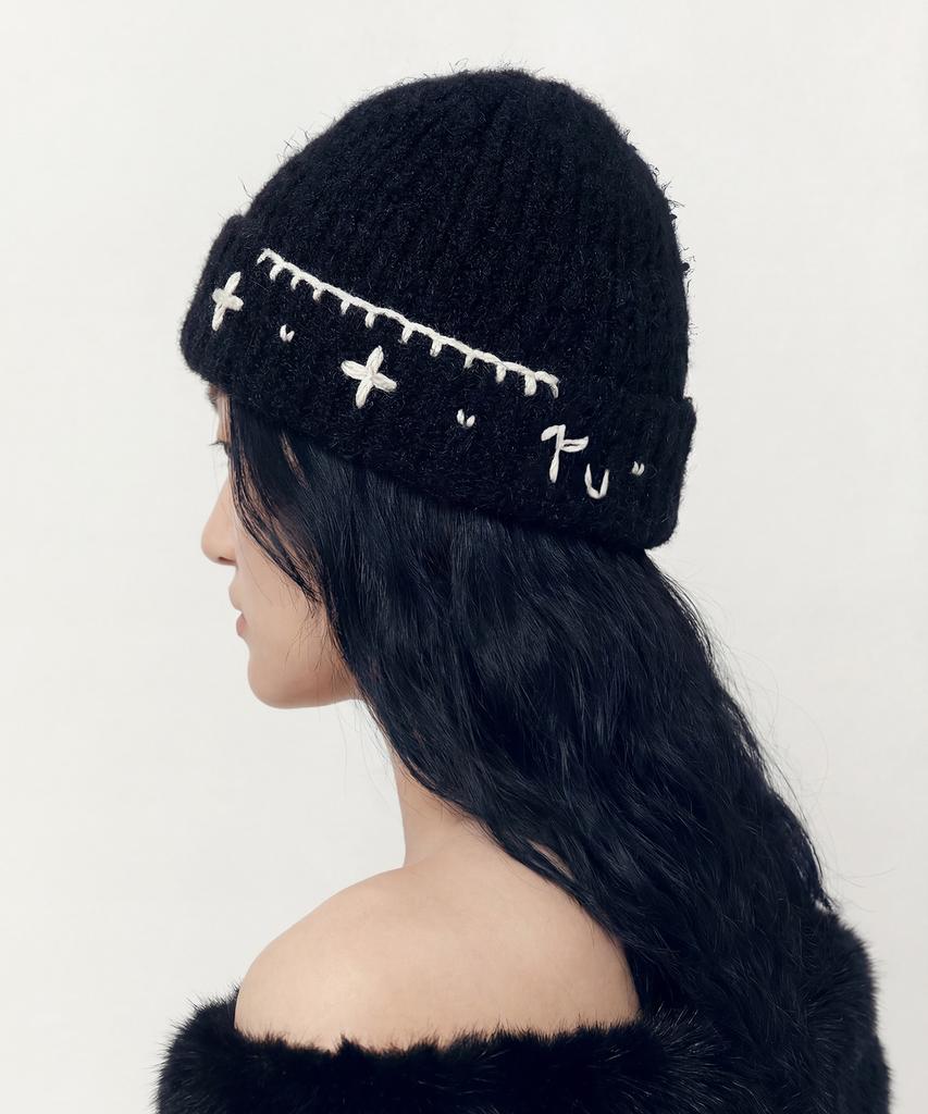 RUBATI Floral Hand-Stitched Beanie_Black