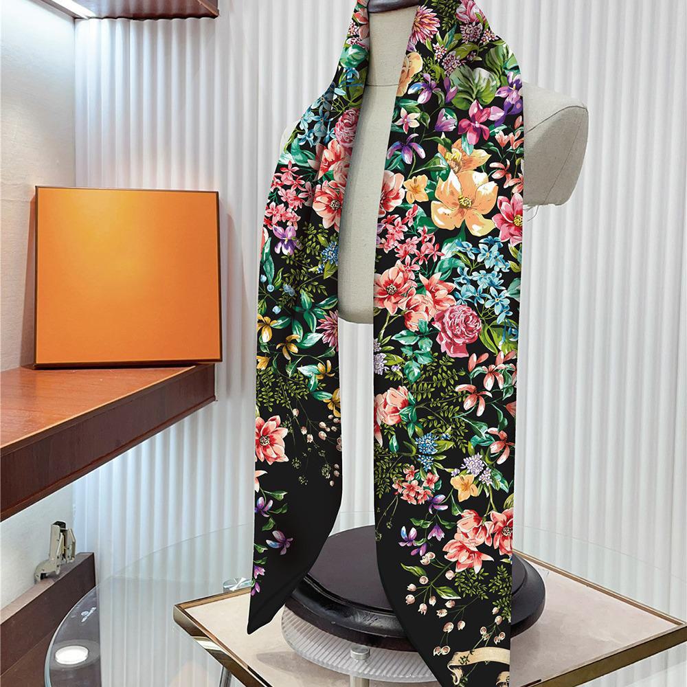 Eșarfă din twill de mătase din trandafir coreean de toamnă - Batică mare cu protecție solară de 90 cm pentru femei