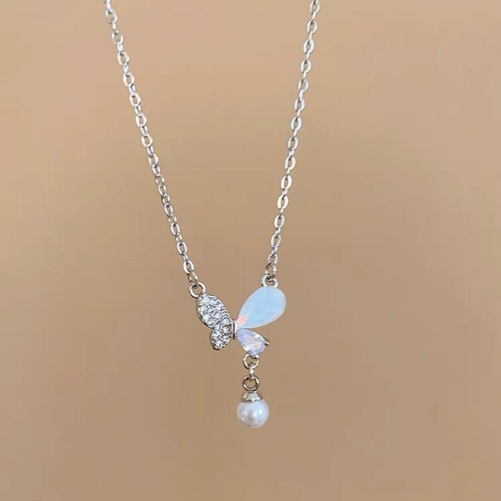 JMXD-Smart, Temperament Butterfly Necklace Women's High Sense Versatile Pearl Fringed Collarbone Chain