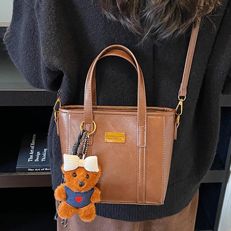 Fashion commuter large-capacity bag women's 2025 new high-value foreign fashion shoulder bag handbag women