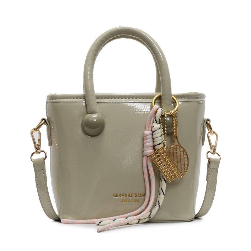 Spring and Summer Fashion New Creamy Simple Portable Bucket Bag Korean Version Casual Commuting Versatile High-end Messenger Bag