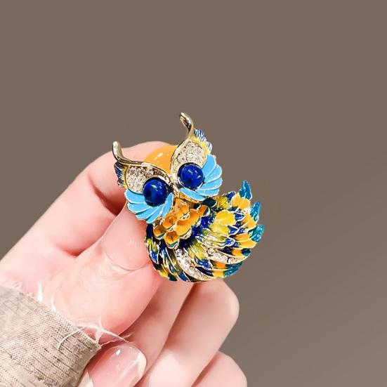 Women Brooch Enamel Colored Painting Owl Design Lapel Pin Smooth Edges Scarf Badge Clothing Bags Accessories