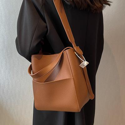 Popular Bags Women's Bags New Fashion Autumn and Winter Broadband Messenger Bags Simple Portable Bucket Bags
