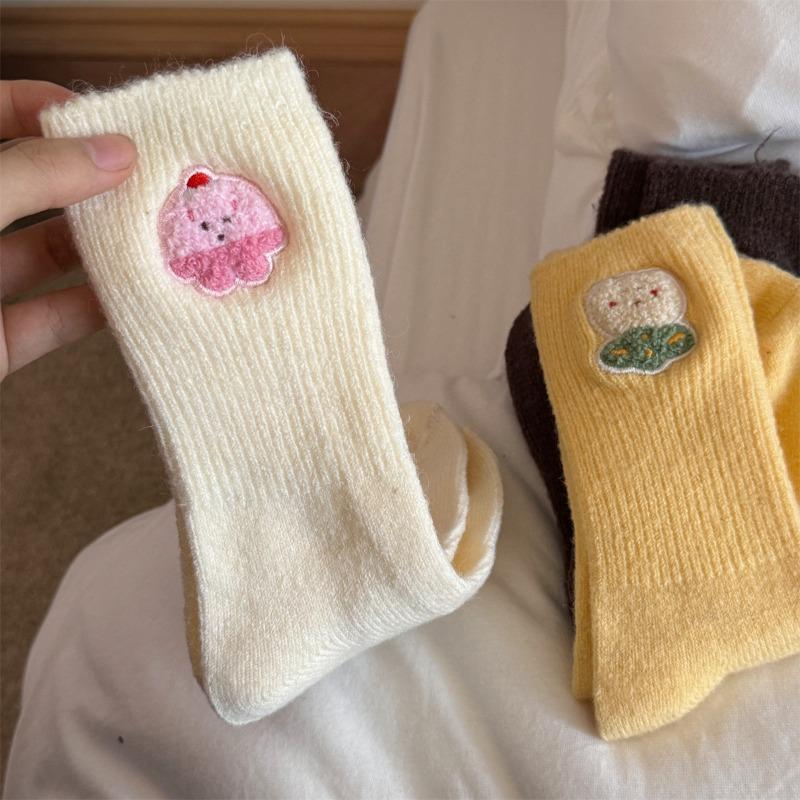 Thickened Wool Socks for Winter Warmth, Cute Cartoon Embroidered Mid-calf Socks, School-style Women's Socks, Dui Dui Socks