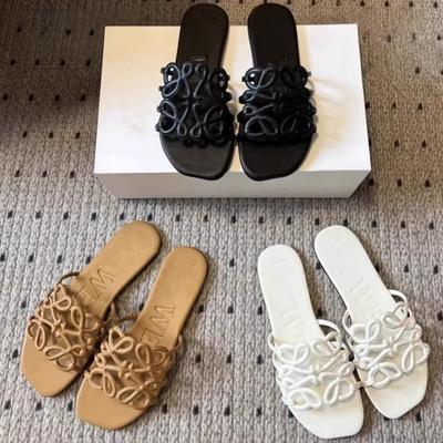 Niche Hollow Slippers Women's Outer Wear 2025 Summer New Versatile Casual Beach Sandals Flat Bottom One-word Slippers