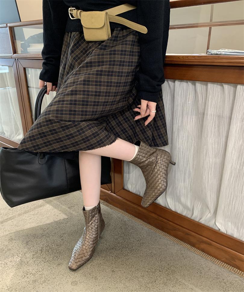 

2025 autumn and winter new square head woven loose sleeve inner height-increasing short boots women s versatile high-end medium boots 40