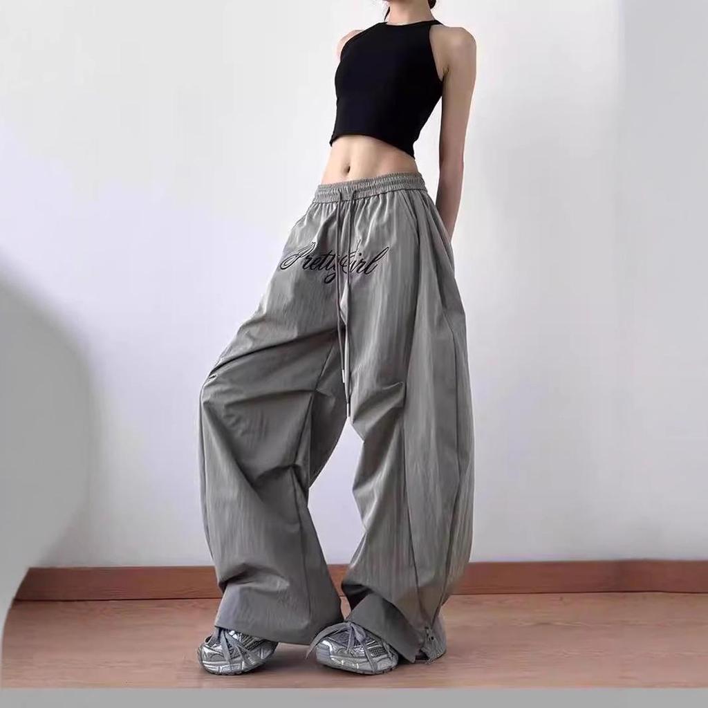 Women's Spring 2025 Pleated Parachute Cargo Pants with American Letter Embroidery - Wide-Leg Scimitar Design