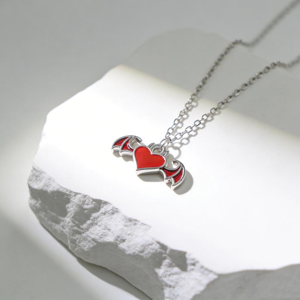 Red Heart Wing Necklace: Girly Bat Wing Pendant, Versatile Influencer Style