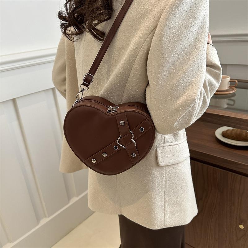 Personalized rivet love popular fashion trend texture new trendy with foreign style crossbody shoulder women's bag