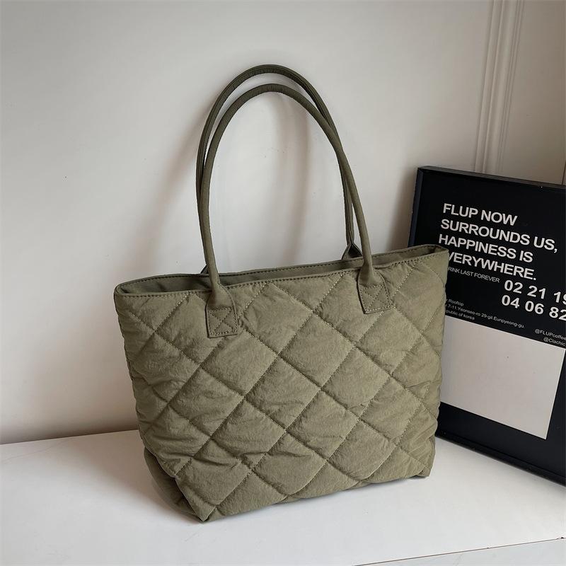 Large capacity embroidered thread rhombus portable tote bag trendy new female college student class commuter bag casual shoulder bag