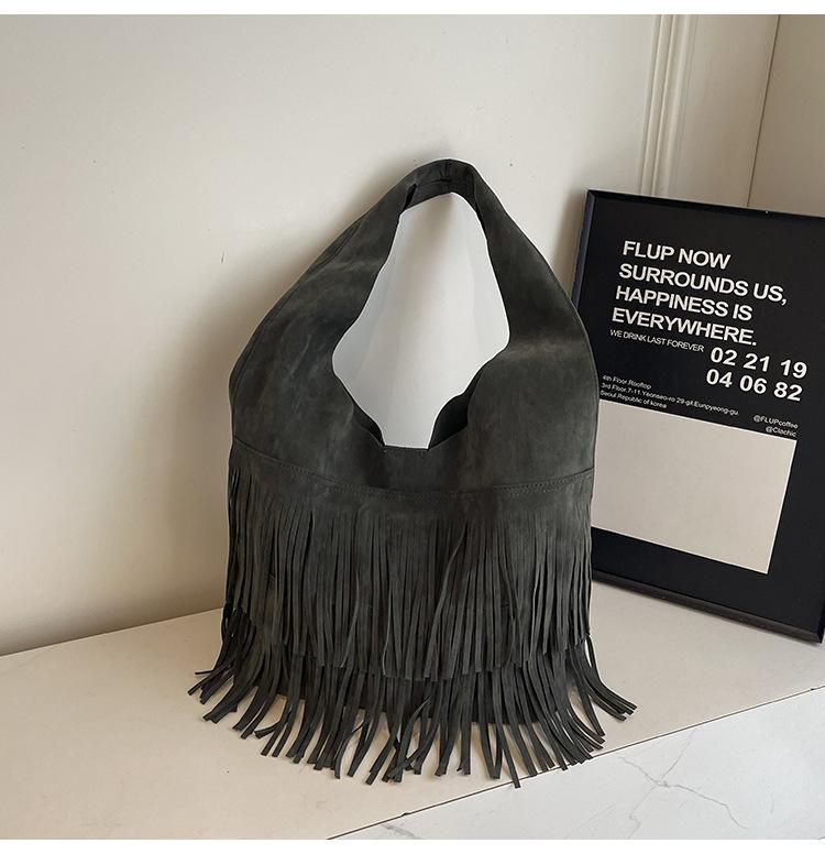 

Ретро-сумка для матери и ребенка с кисточками, большая вместимость, новинка 2024 года, популярная женская сумка через плечо в стиле ретро зелёный