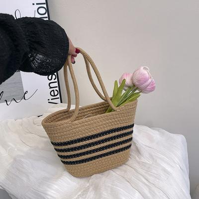 New Seaside Vacation Woven Handbag Large-capacity Travel Portable Bucket Bag Casual Commuting Versatile and Exquisite Bag