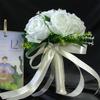 Brautstrauß Handgefertigt Hochzeitsdekoration Blumenkombination Rosenstrauß für eine elegante Jubiläumsfeier