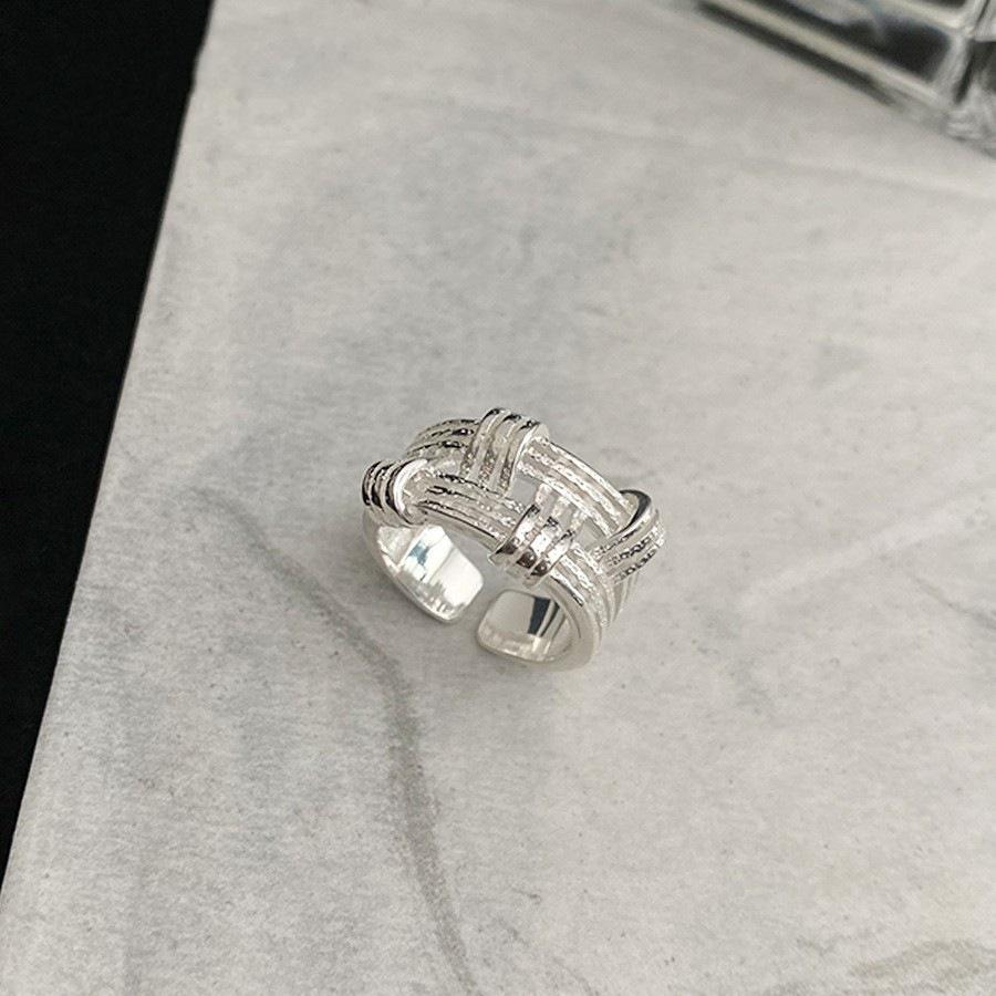 Women s Geometric Stripe Woven Ring: Personalized, Stylish, Stackable, Open Design for Instagram-Worthy Fashion Adjustable Open Size