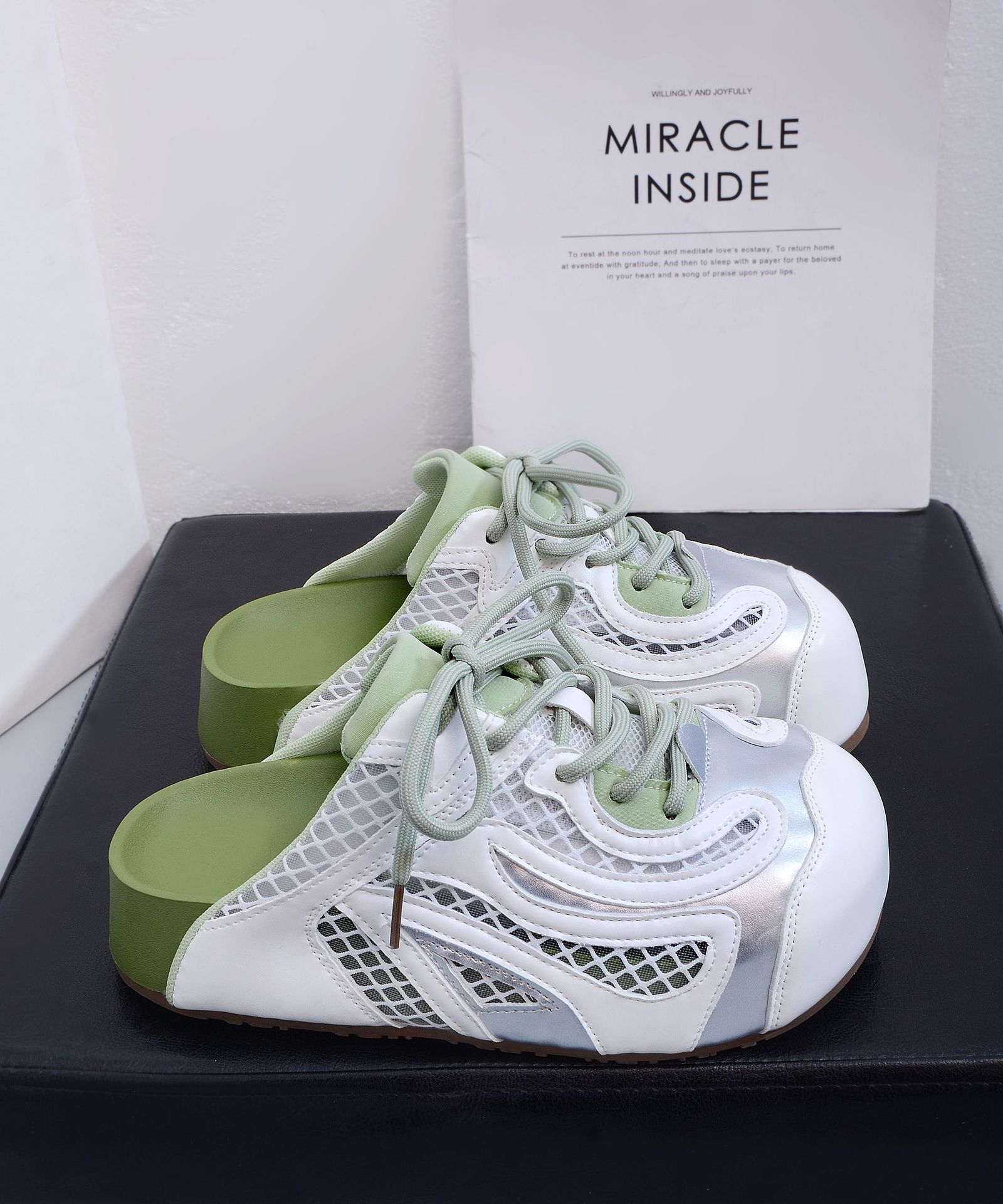 

Маффин толстая подошва сетка дышащая сумка голова полушлепанцы женские летние 2025 новый один педаль ленивый уродливый милый сандалии 40 зелёный