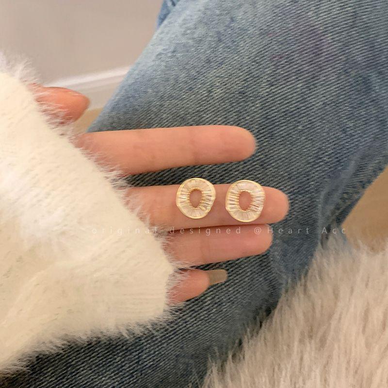 

Instagram Irregular Female Online Influencer All-Match Ear Jewelry Circle Concave zircon earrings (silver needles)