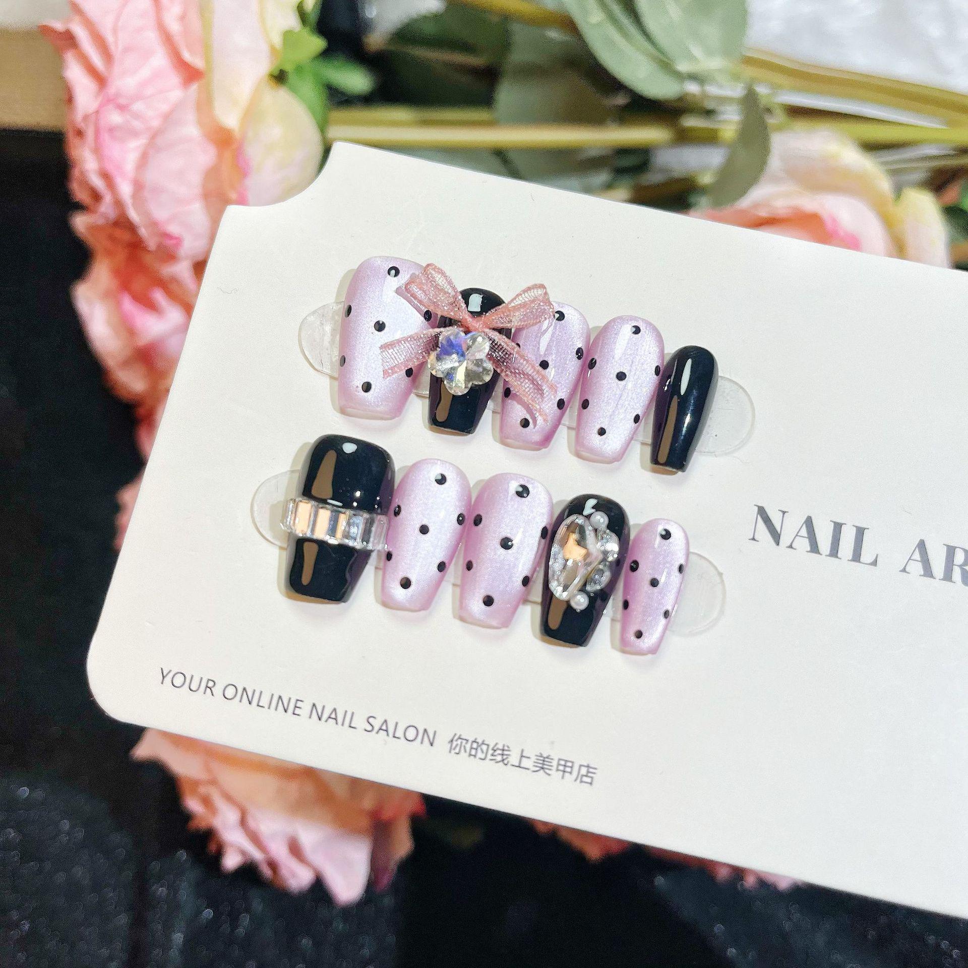 

Utopia Ручная работа Экзотические Точки и Ромбы Ванильные Накладные Ногти Large