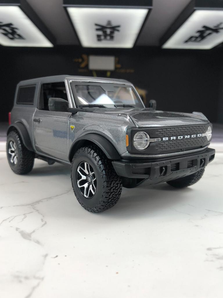 AJL1 Maisto 1:24 2021 Ford Bronco Badlands car model, zinc alloy metal decoration, collectible gift car