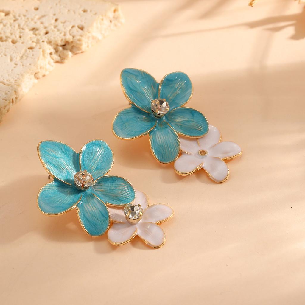 Pinkdudu Drip Glaze Rhinestone Flower Studs Fresh Sweet Vacation Temperament Earrings Elegant Floral Jewelry for Women PD2519