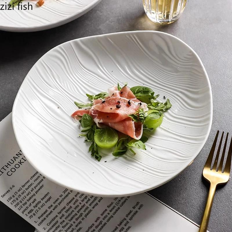 Reinweiße gewellte Keramik Salatschale Restaurant Unregelmäßiger tiefer Teller Dicke Suppenschale Servierteller Kreatives Geschirr