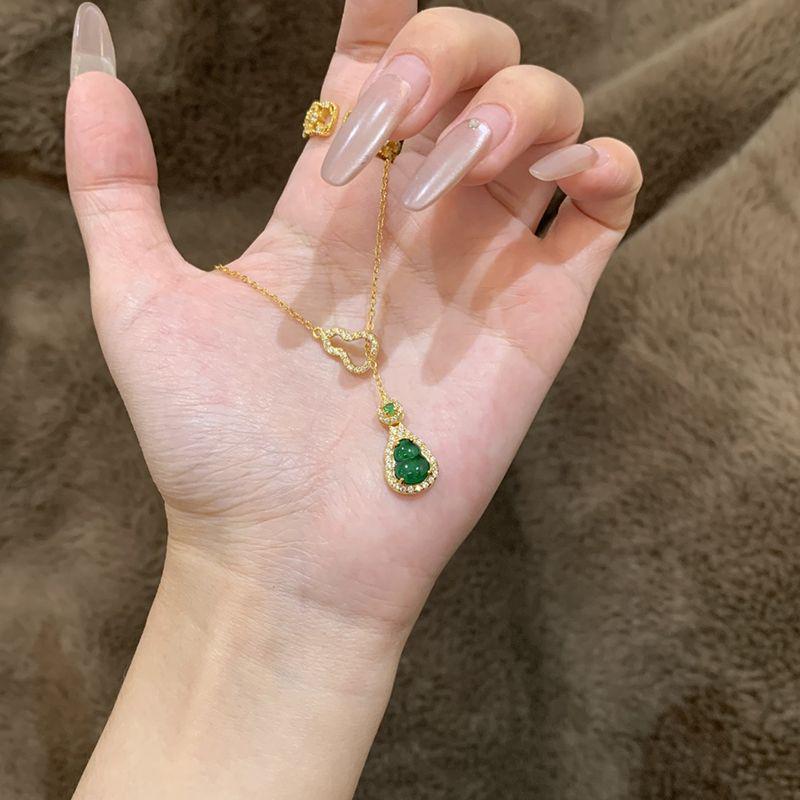 Chinese-Style Emerald Gourd Pendant with Imitation Gold and Diamante Inlay Clavicle Chain for Women