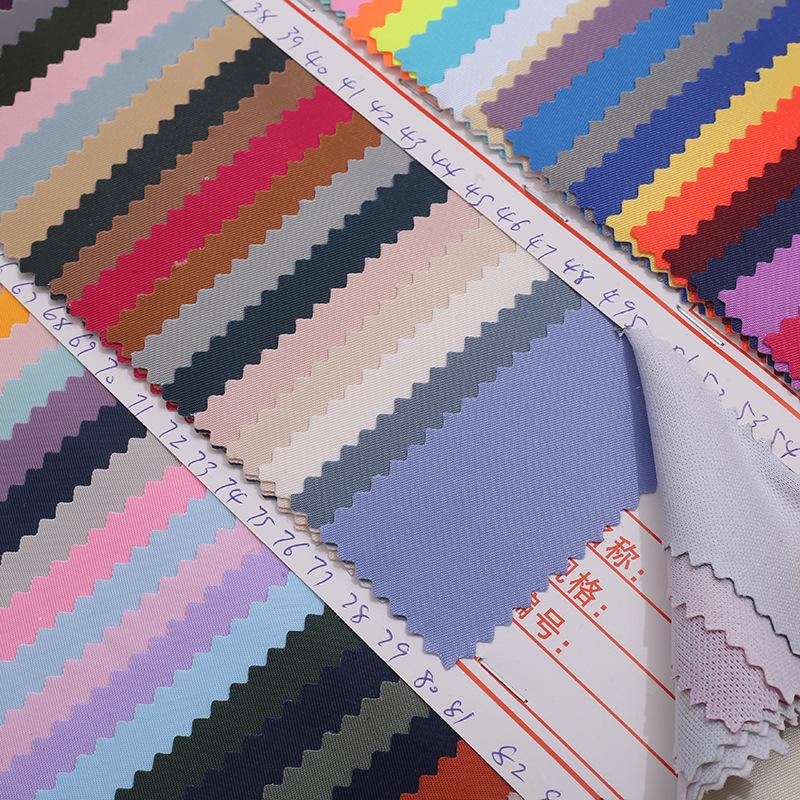 

Водонепроницаемая косметичка из полиэстера с брызгозащитной поверхностью