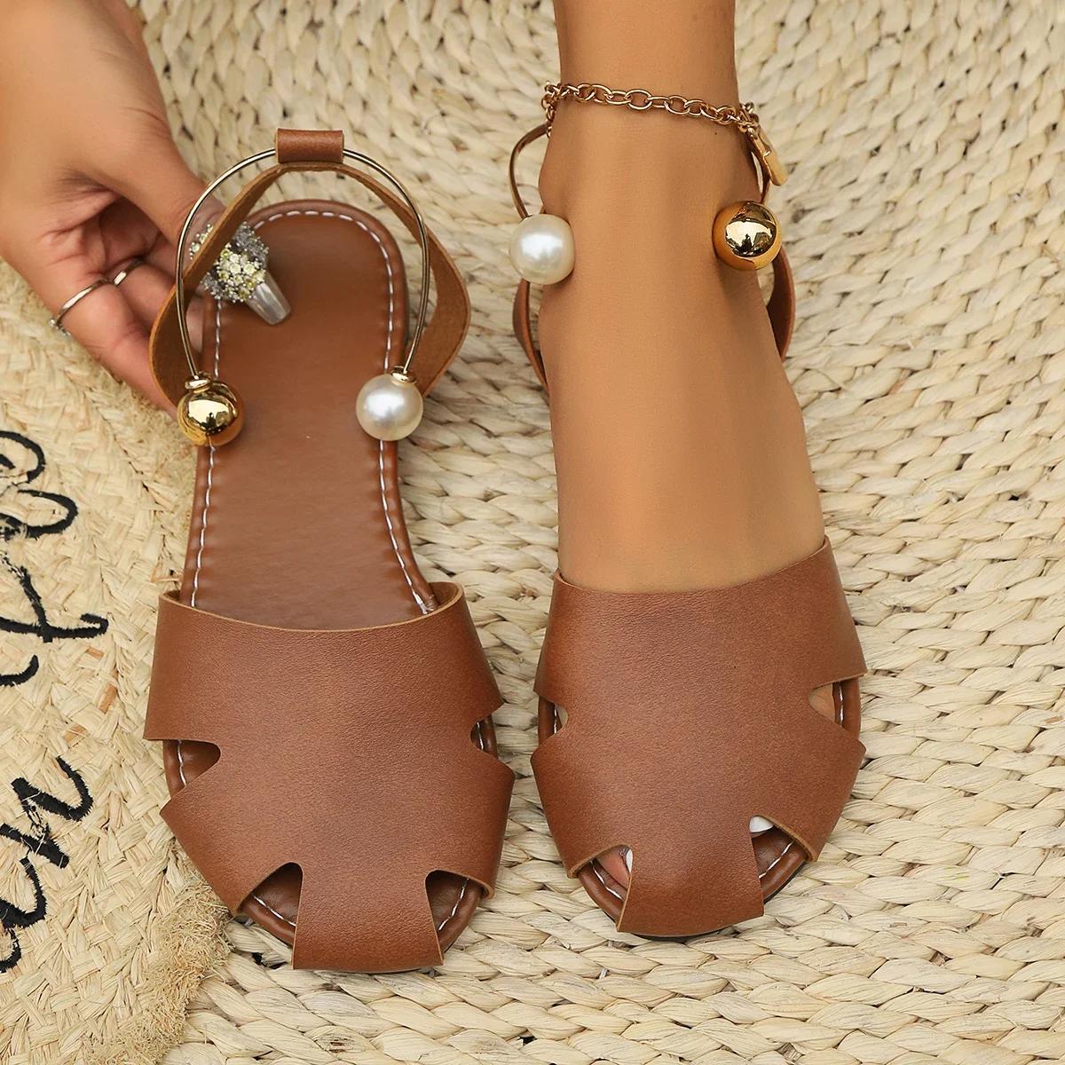 

Женские босоножки на плоской подошве в стиле ретро с вырезом на щиколотке. Летние новые женские босоножки с жемчугом на щиколотке. Простые повседневные пляжные туфли. 36 светло-коричневого