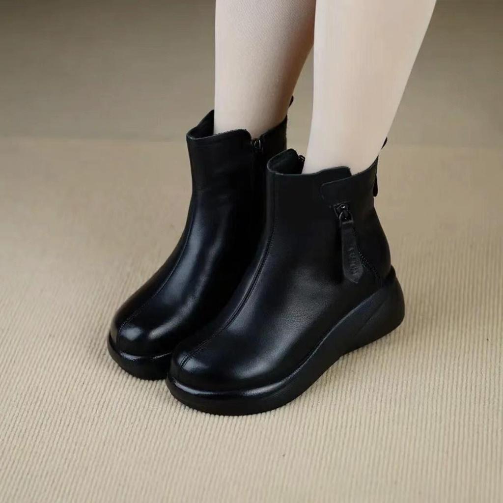 Warm Waterproof Fleece-Lined Soft Leather Ankle Boots: Thick Sole, Non-Slip, Round Toe, Perfect for Autumn & Winter.