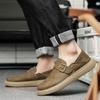 Neue fußgerechte Freizeitschuhe für Herren zum Autofahren, zwei Schuhe atmungsaktive Herren-Slipper, leicht und vielseitig, Herrenschuhe mit weicher Sohle