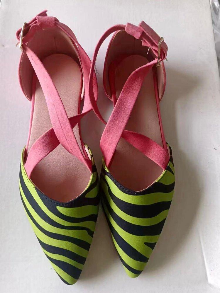 Außenhandel 2025 neue spitze Zehen flacher Ausschnitt europäisch-amerikanische Übergröße Mode Sandalen atmungsaktiv bequem vielseitig Trend flache Sohle