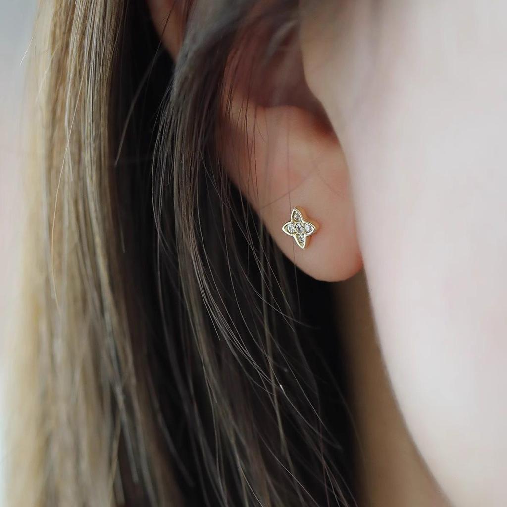 Exquisite 14K Gold-Plated S925 Four-Leaf Clover Stud Earrings with Fresh Flower Design