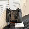 Student Party Large Capacity Bag Women's New Fashionable Chain Tote Bags Versatile Casual Shoulder Bags