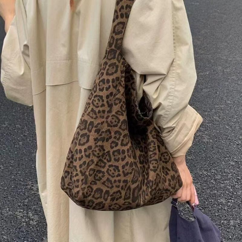 Fashion women s shoulder bag Casual retro leopard Handbag New large-capacity handbag commuting Luxury Women s Crossbody pouch