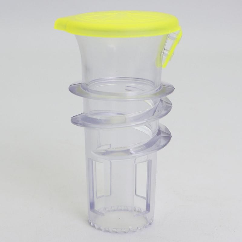 2Pcs Clear Plastic Screw Top Juice Squeezer Lemon Squeezer Kitchen Tool Manual Juice Extractors for Drink Cooking