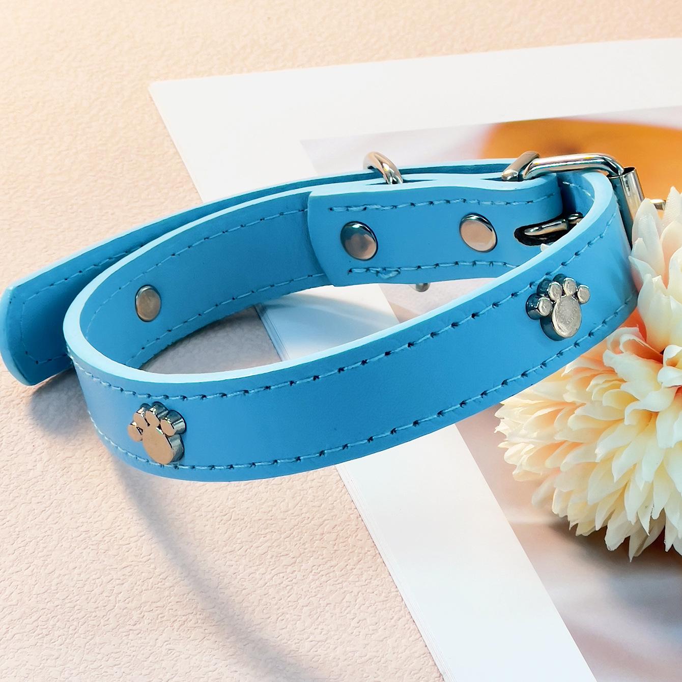 

Кожаный ошейник из ПУ с металлическим декором с отпечатком лапы питомца для маленьких и средних собак и кошек S [1.5*37cm] небесно-голубой