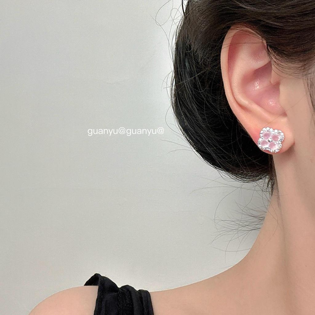 Neue Zirkon-Blumenstecker - Elegant und vielseitig für Damen