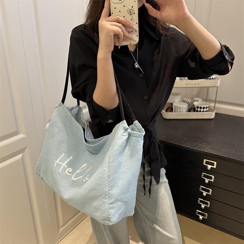 Large capacity tote bag new trend casual fashion shoulder armpit bag commuter college student class