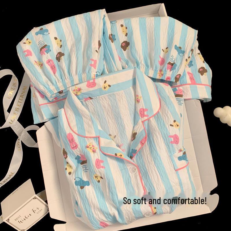 Sommerlicher Pyjama aus Baumwolle mit Blumenmuster: Dreiteiliges Kurzarm-Set im japanischen Stil für Damen – süße Homewear im Stil der Internet-Prominenten.