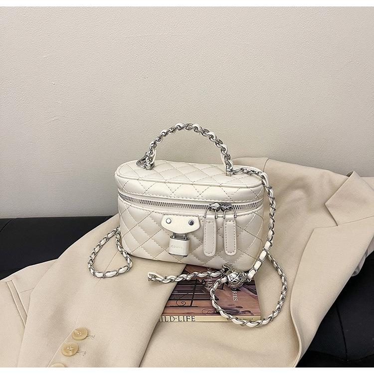 This year's popular diamond handbag women's 2025 summer trendy fashion sweet chain box bag casual messenger bag
