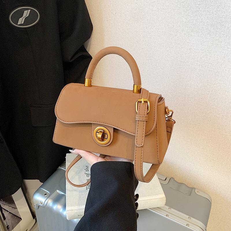 

Single shoulder versatile small square portable leisure bag sense 2025 winter fashion new women s bag women s trend 21.5*7*12