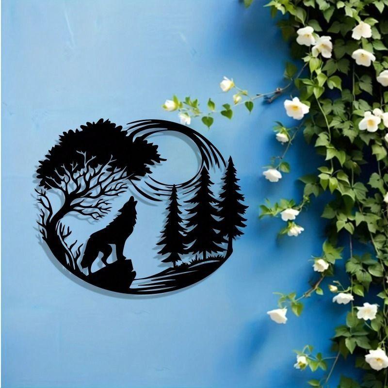 Modern Wrought Iron Wolf Wall Sculpture for Garden and Interior Decor