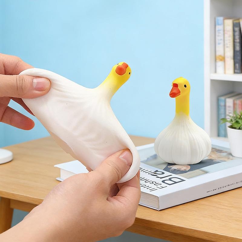 2PCS Garlic Scented Duck Squishy Toys Creative Slow Rebound Duck Dolls Office Stress Relief Figures