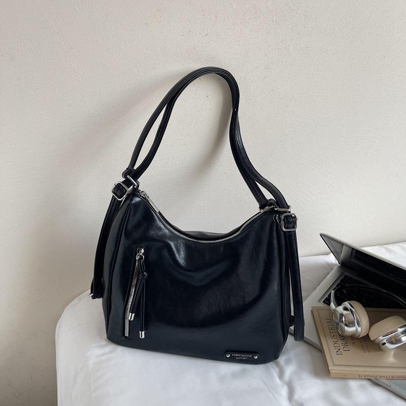 Commuter tote bag women's large-capacity new autumn and winter retro shoulder messenger bag fashionable backpack