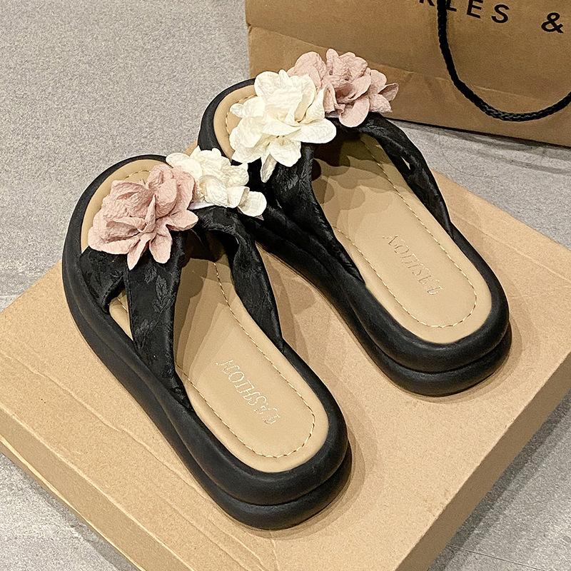 Two-color Flower Platform Slippers Women's Summer New Flat-bottomed Student Fashion Beach Cool Slippers