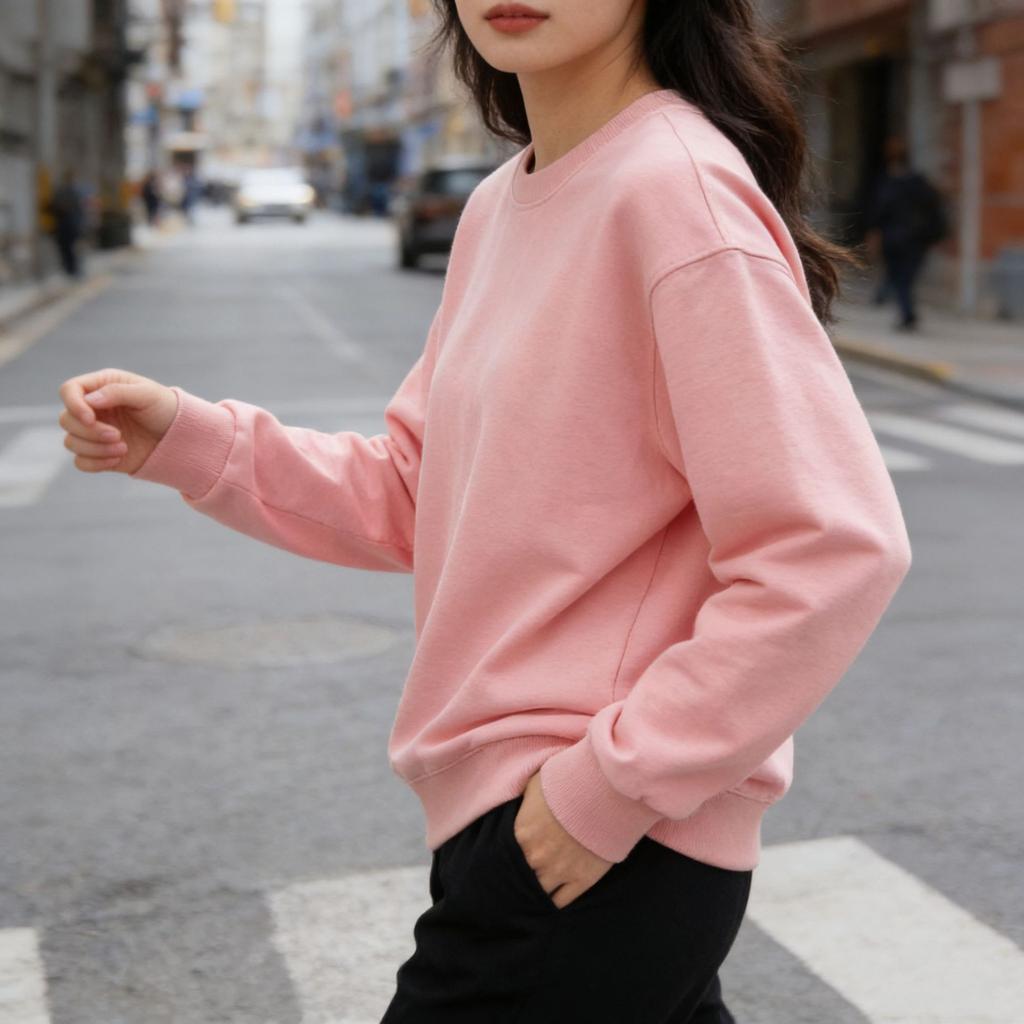 Europe and the United States new autumn and winter crew neck sweater women's top long sleeve white solid color loose girls spring and autumn models 