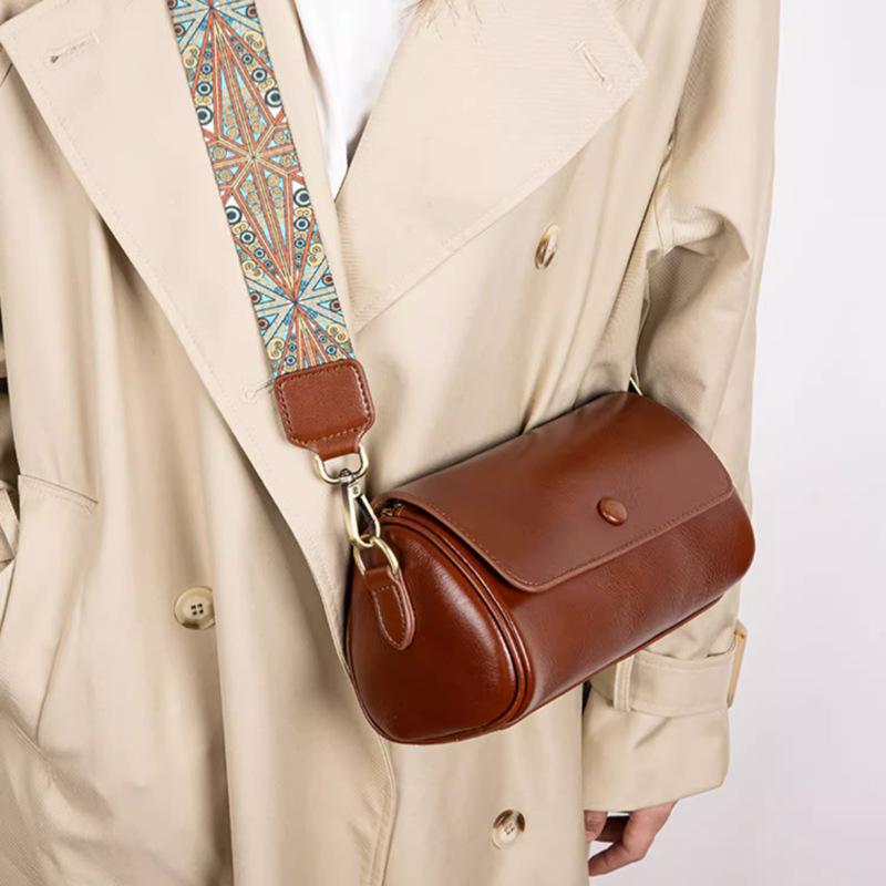 A Retro and Fashionable Single-shoulder Crossbody Bag Made of Leather, Charcoal Top Layer Leather Cylinder Bag