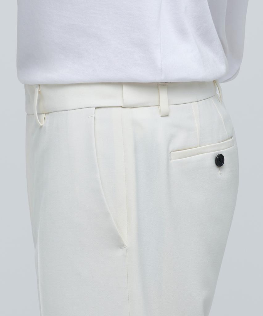 MUSINSA STANDARD Lightweight Tapered Turn-Up Hidden Banding Crop Slacks [Cream]