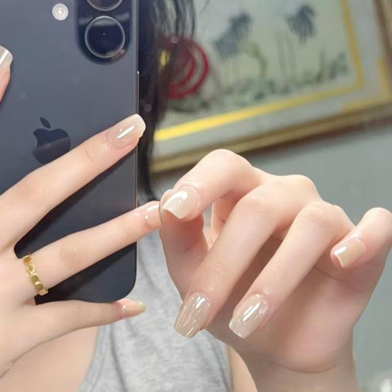 Elegant Milk White Press-On Nails: 2026 Pearl Cat Eye for Commuting & Daily Use