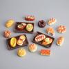 Puppenhaus Miniatur Mini Lebensmittel Ausstellungsständer Kuchen Brot Dessert Schrank Kanto Kochspeisekammer Möbel Modell Szene Requisiten