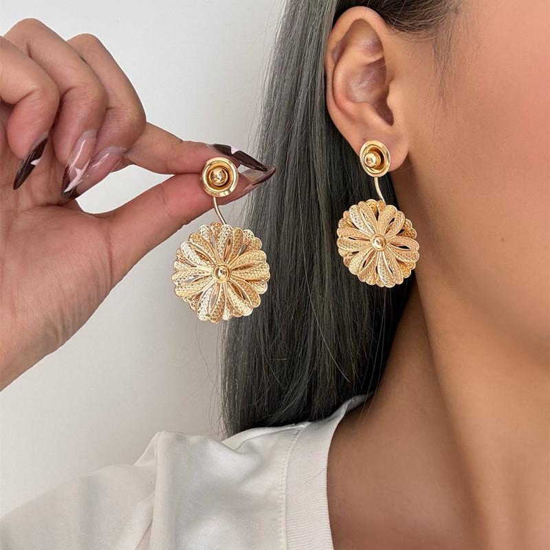 Retro Heavy Metal Style 3D Flower Leaf Tassel Earrings